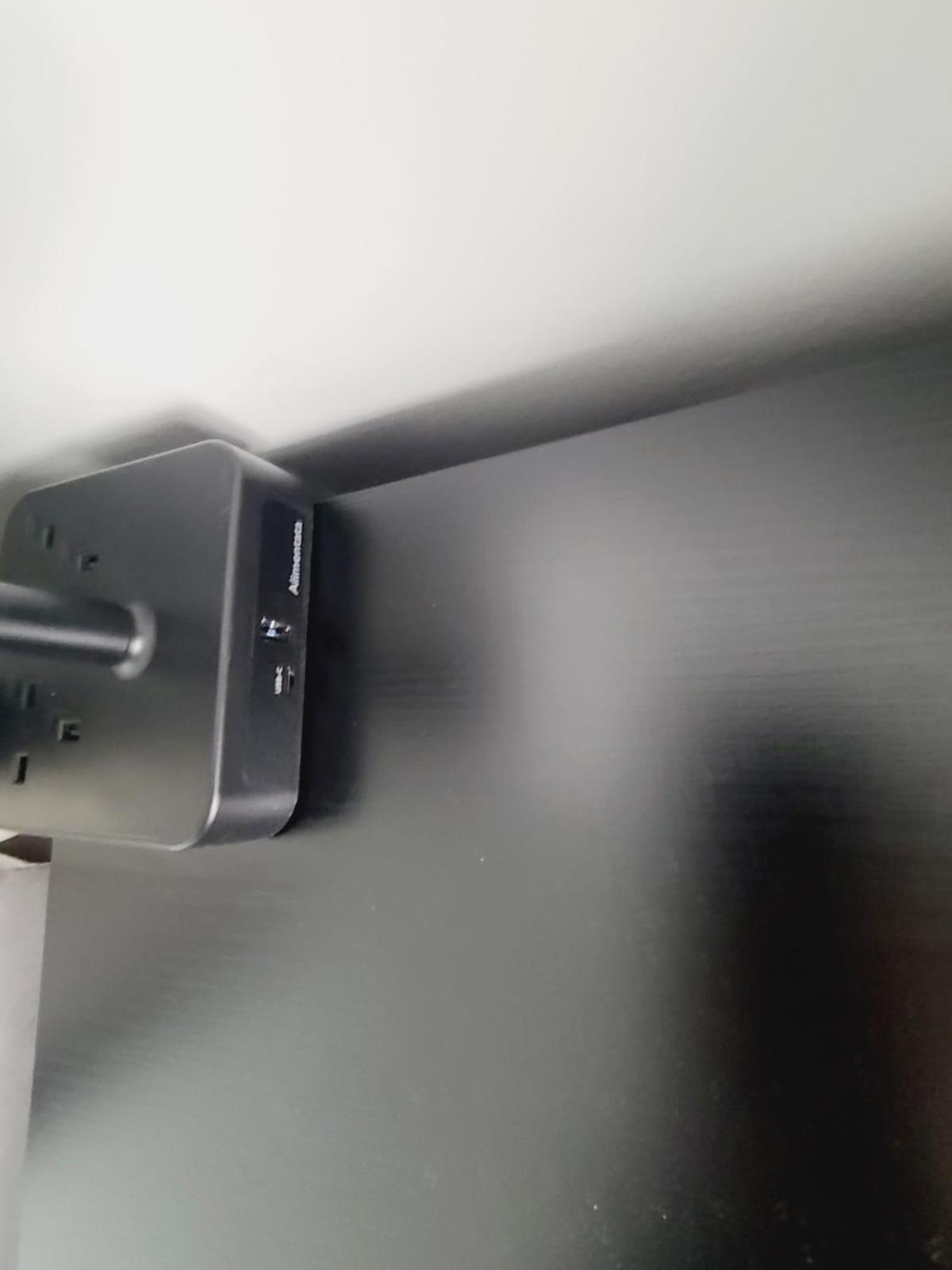 Roomz-Gatwick-London-Airport Parking-Travel Service Ifield エクステリア 写真